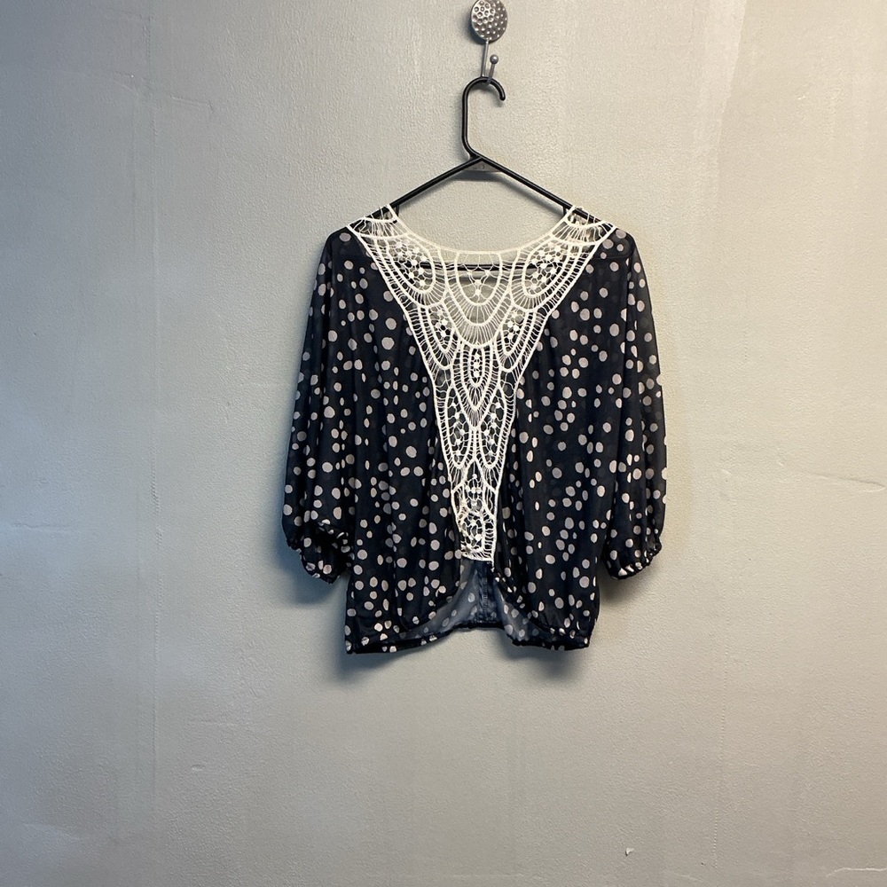 Rue21 Black and White Polka Dot Blouse with Lace L. 0133